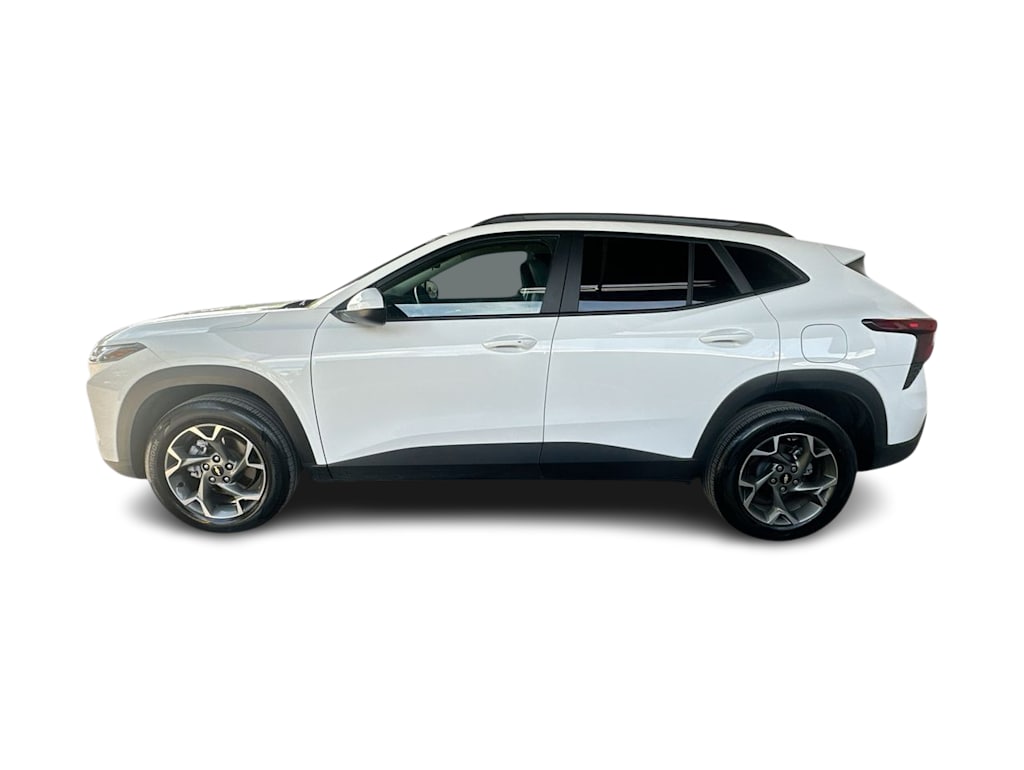 Thumbnail: 2025 Chevrolet Trax - 3