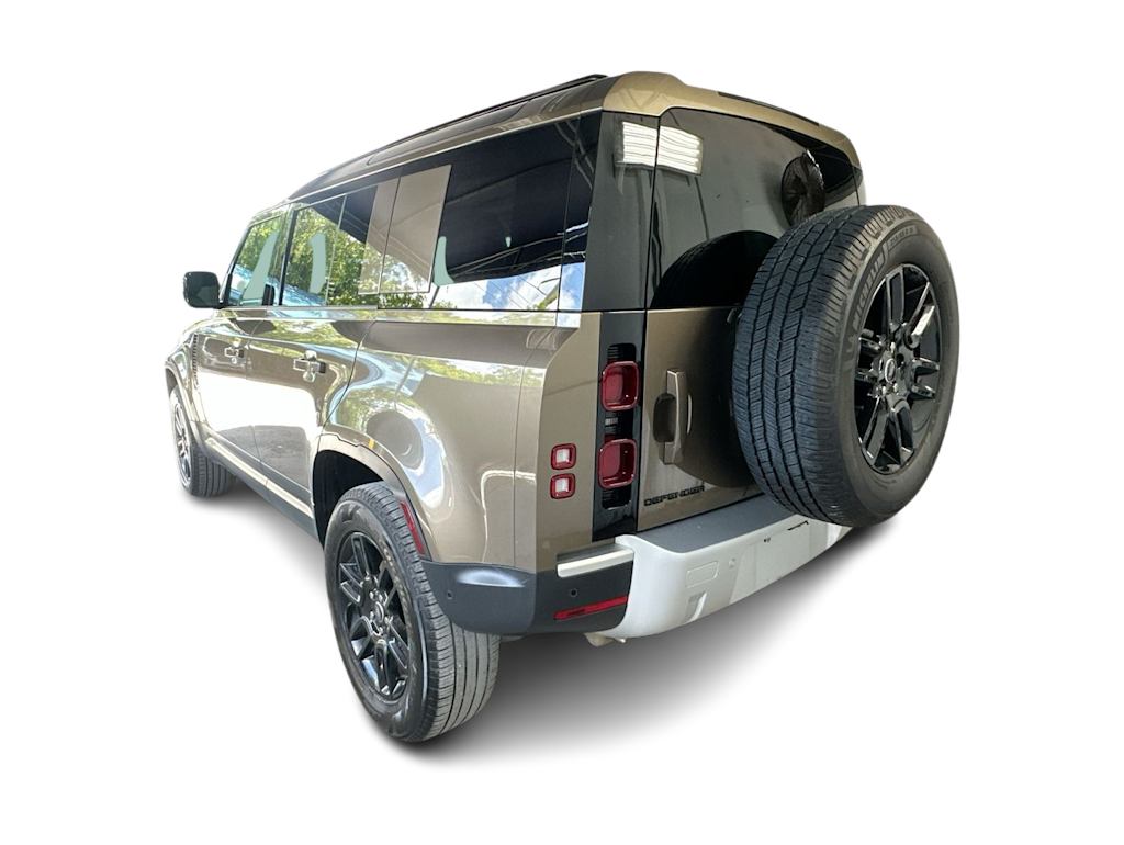 Thumbnail: 2025 Land Rover Defender - 4