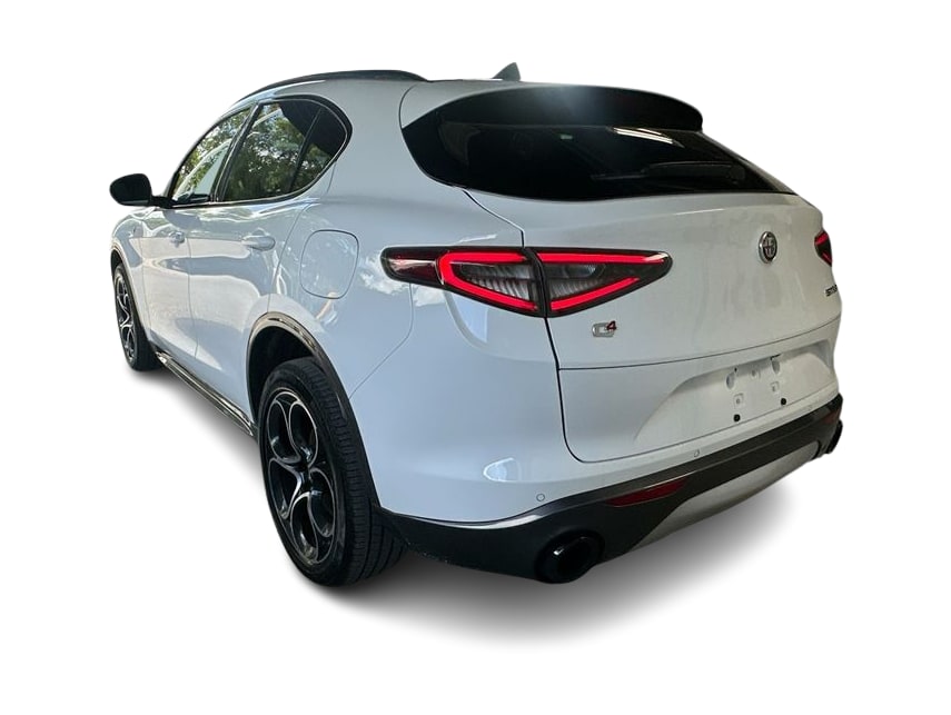 Thumbnail: 2024 Alfa Romeo Stelvio - 4