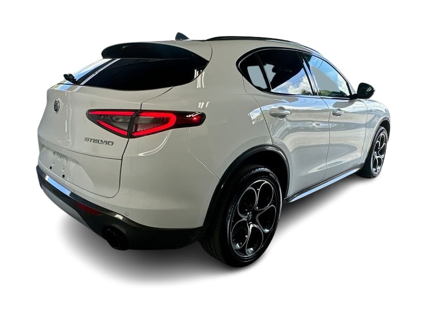 Thumbnail: 2024 Alfa Romeo Stelvio - 20