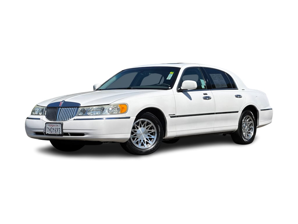 Used 2002 Lincoln Town Car Signature with VIN 1LNHM82W72Y633876 for sale in Casper, WY