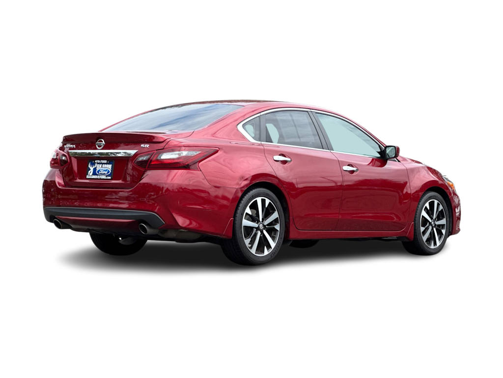 Thumbnail: 2018 Nissan Altima - 18
