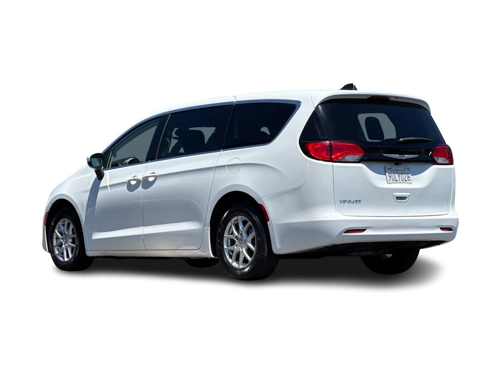 Thumbnail: 2023 Chrysler Voyager - 4