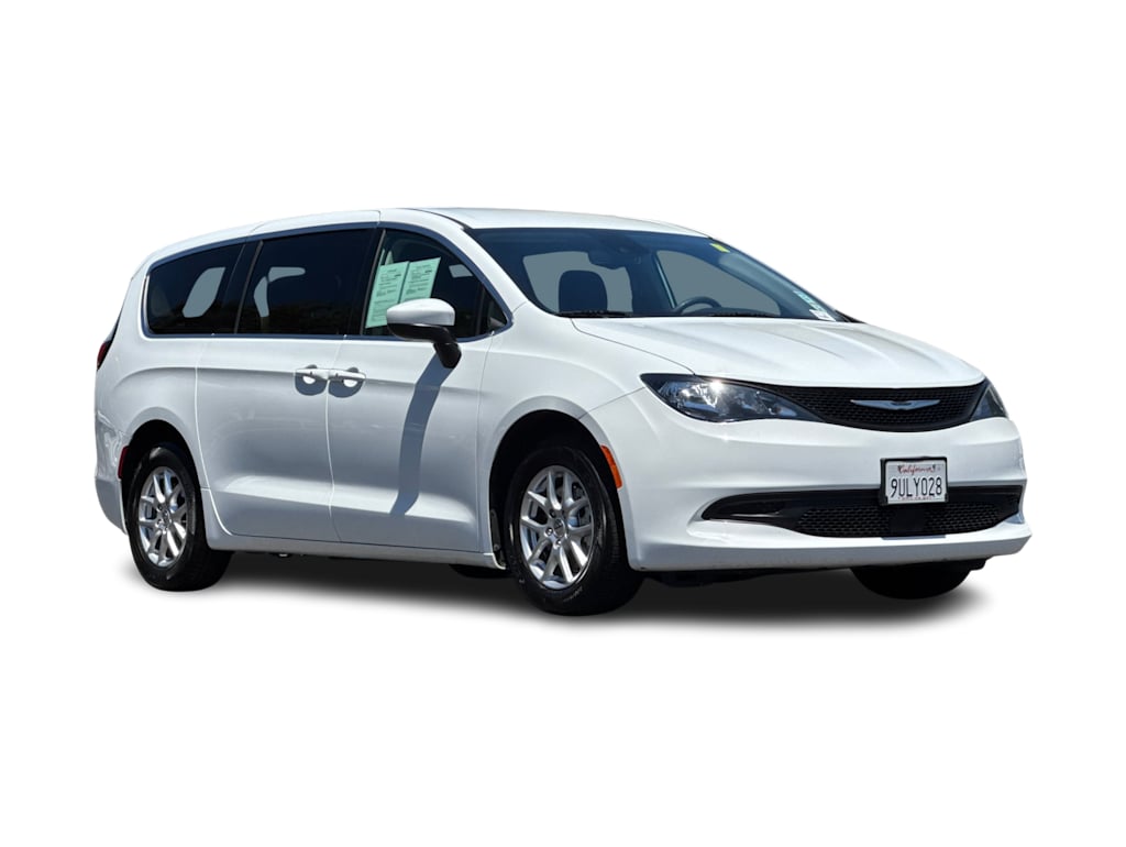 Thumbnail: 2023 Chrysler Voyager - 18