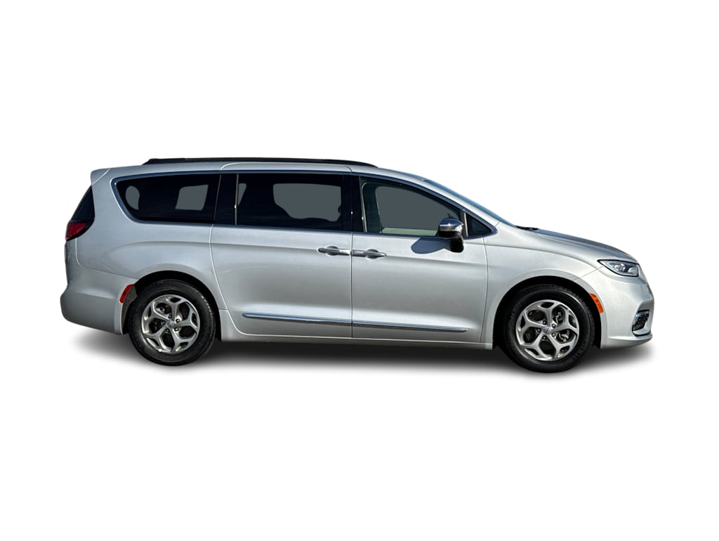 2023 Chrysler Pacifica Limited 18