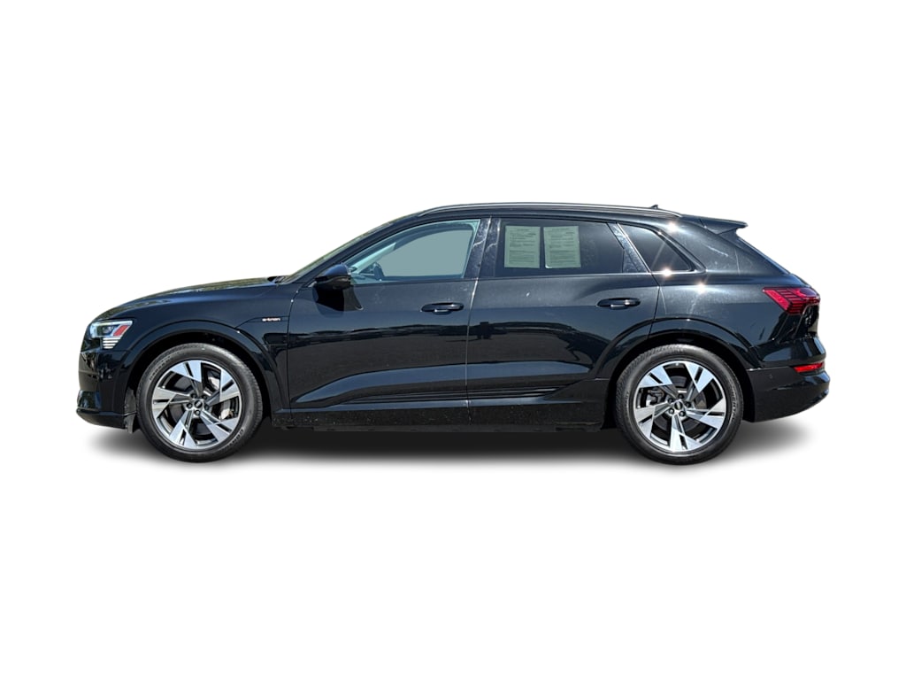 Thumbnail: 2021 Audi e-tron - 3
