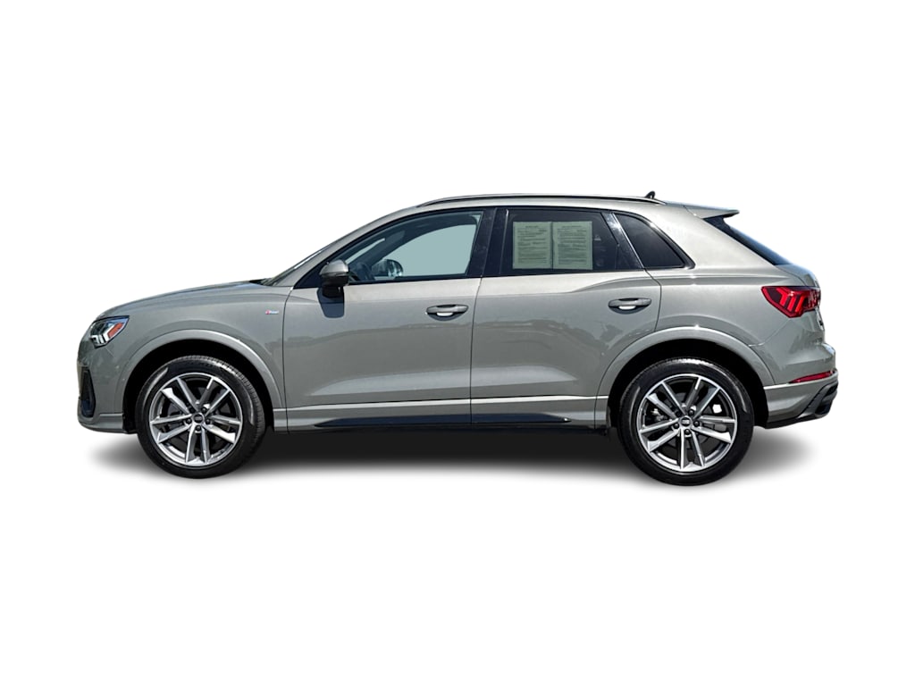 Thumbnail: 2023 Audi Q3 - 3