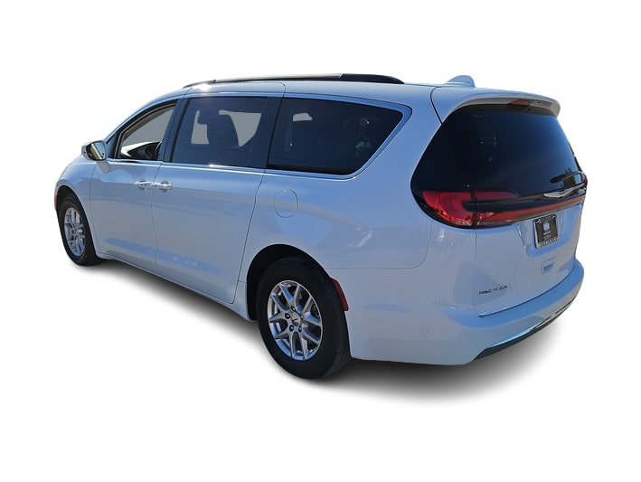 2022 Chrysler Pacifica Touring L 4