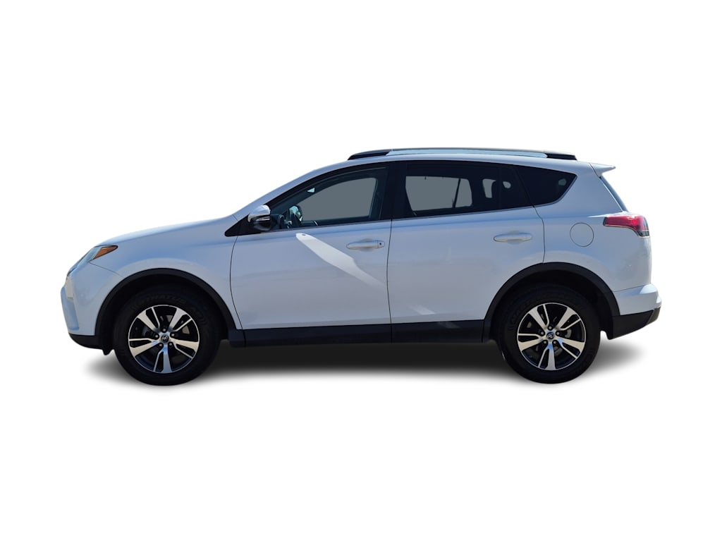 Thumbnail: 2017 Toyota RAV4 - 3