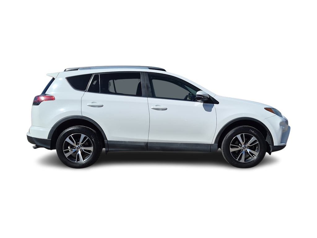Thumbnail: 2017 Toyota RAV4 - 24