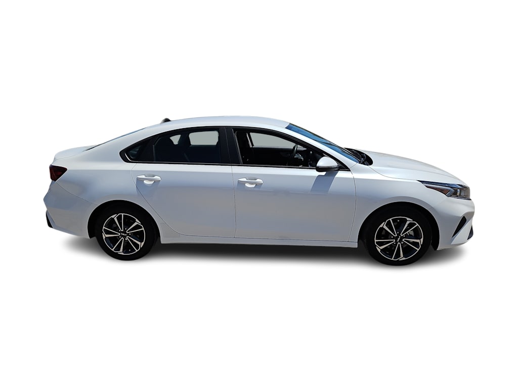 Thumbnail: 2024 Kia Forte - 23