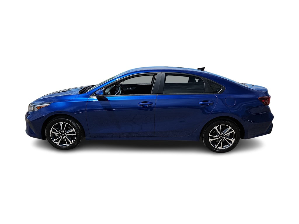 Thumbnail: 2024 Kia Forte - 3