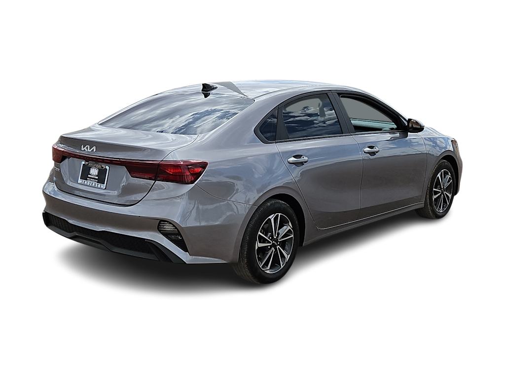Thumbnail: 2024 Kia Forte - 22