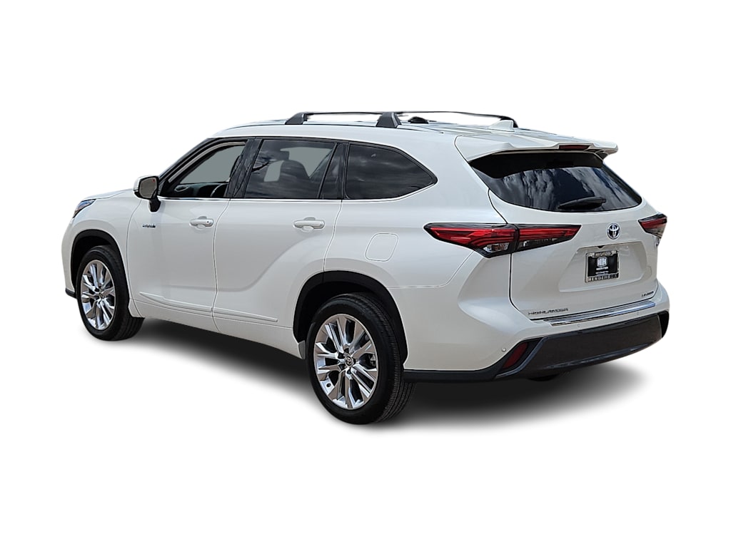 Thumbnail: 2021 Toyota Highlander - 4