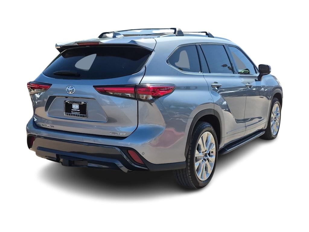 Thumbnail: 2021 Toyota Highlander - 15