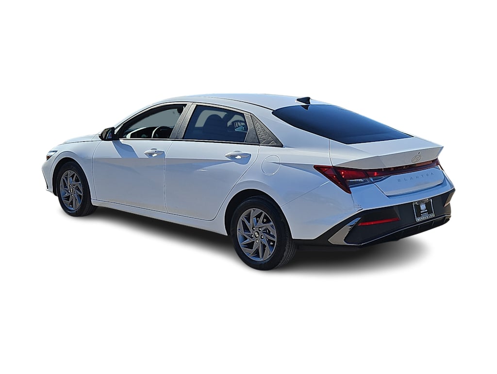 Thumbnail: 2024 Hyundai Elantra - 4