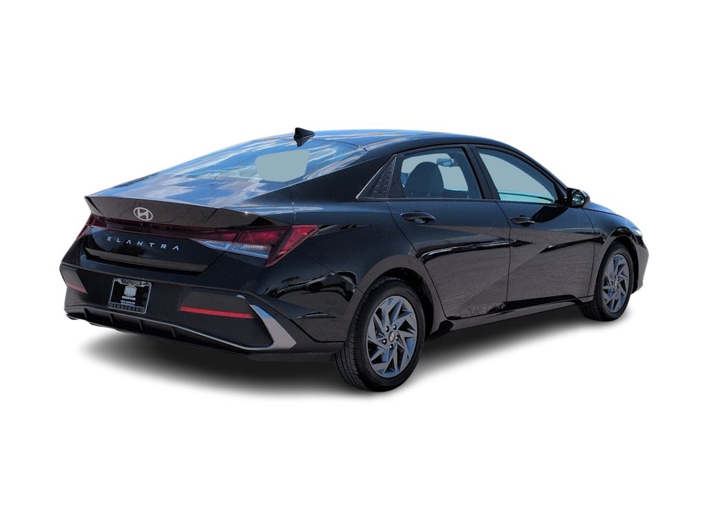 Thumbnail: 2024 Hyundai Elantra - 23