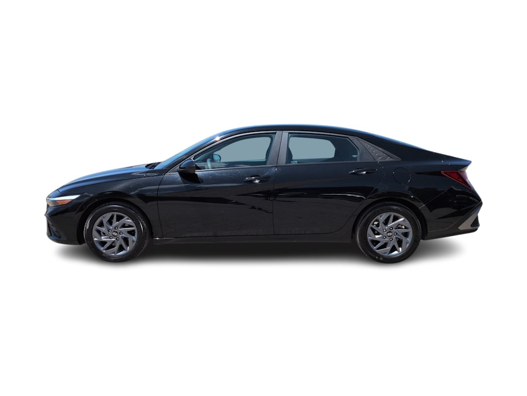 Thumbnail: 2024 Hyundai Elantra - 3