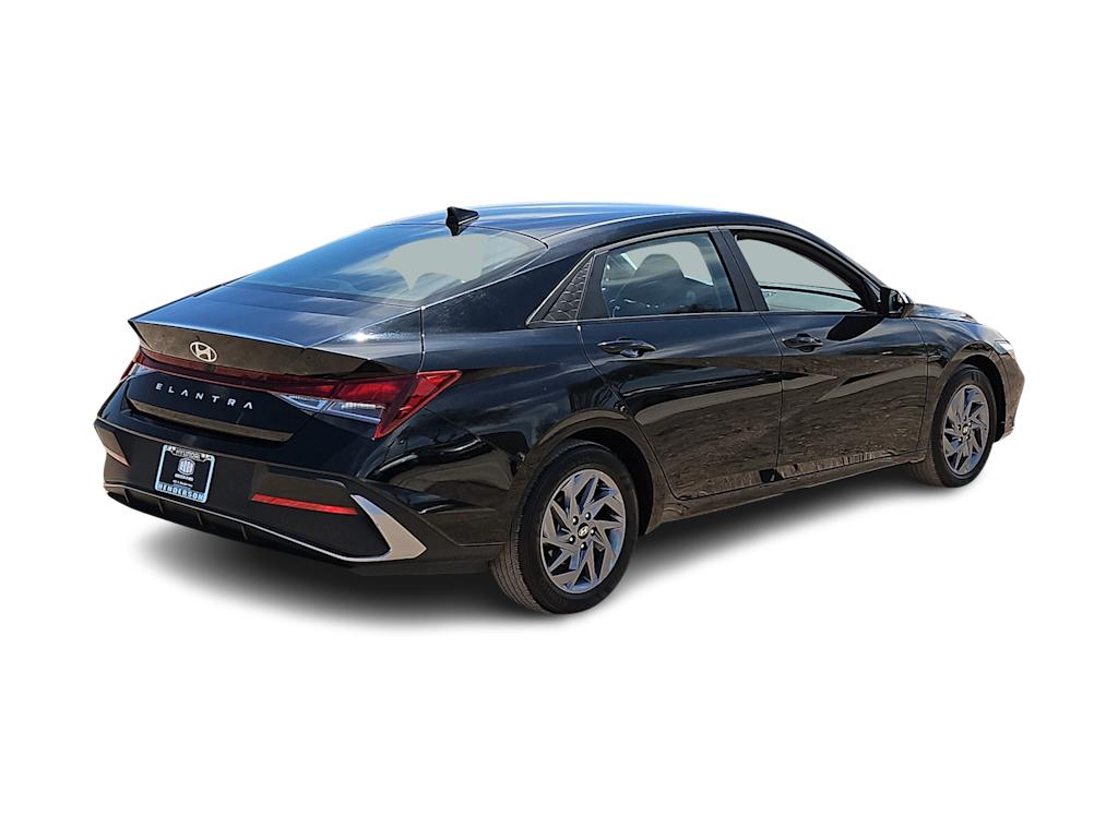 Thumbnail: 2024 Hyundai Elantra - 21