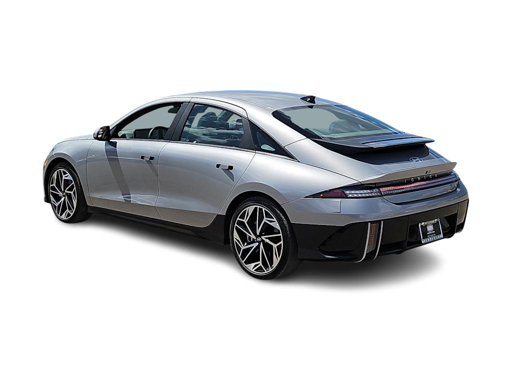 Thumbnail: 2023 Hyundai Ioniq 6 - 4