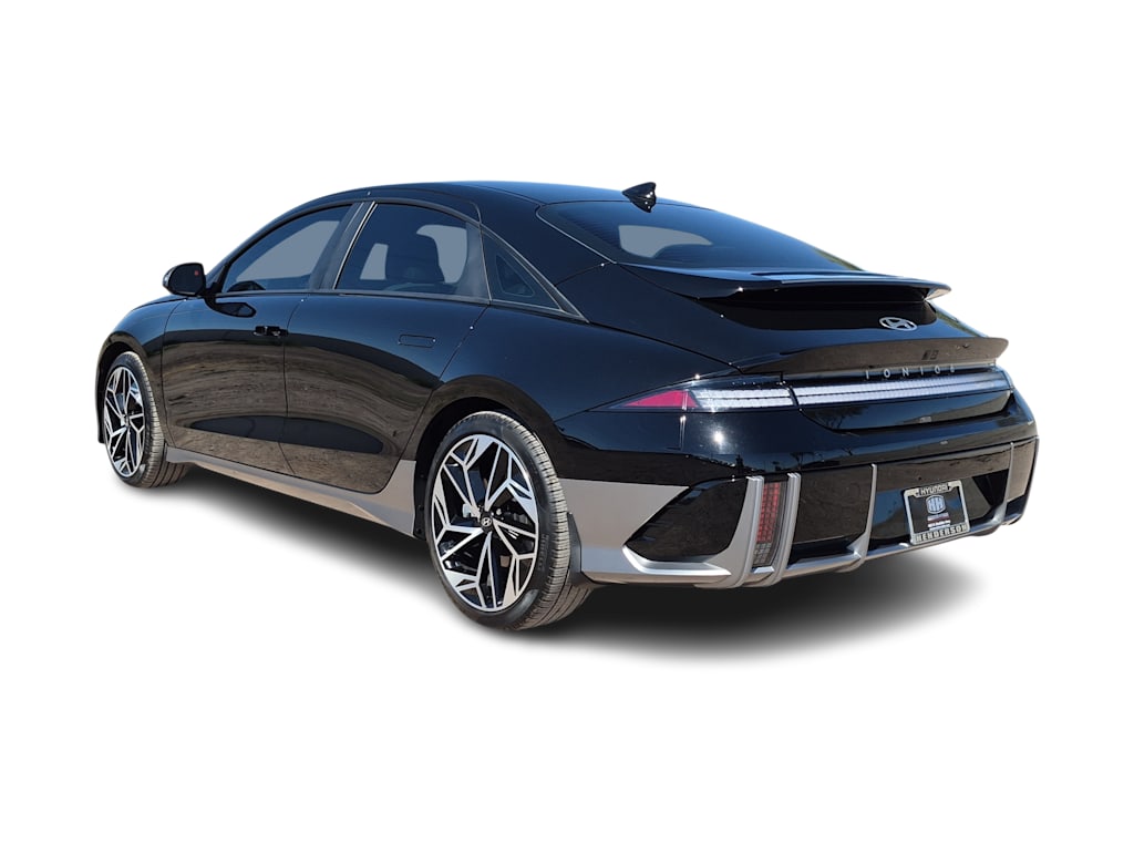 Thumbnail: 2023 Hyundai Ioniq 6 - 4