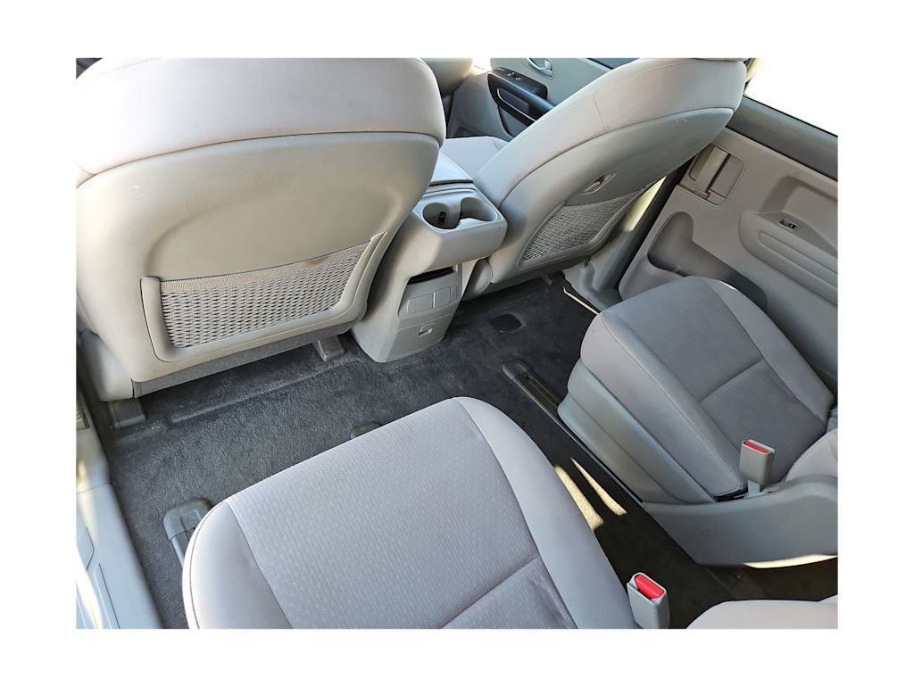 2016 Kia Sedona L 25