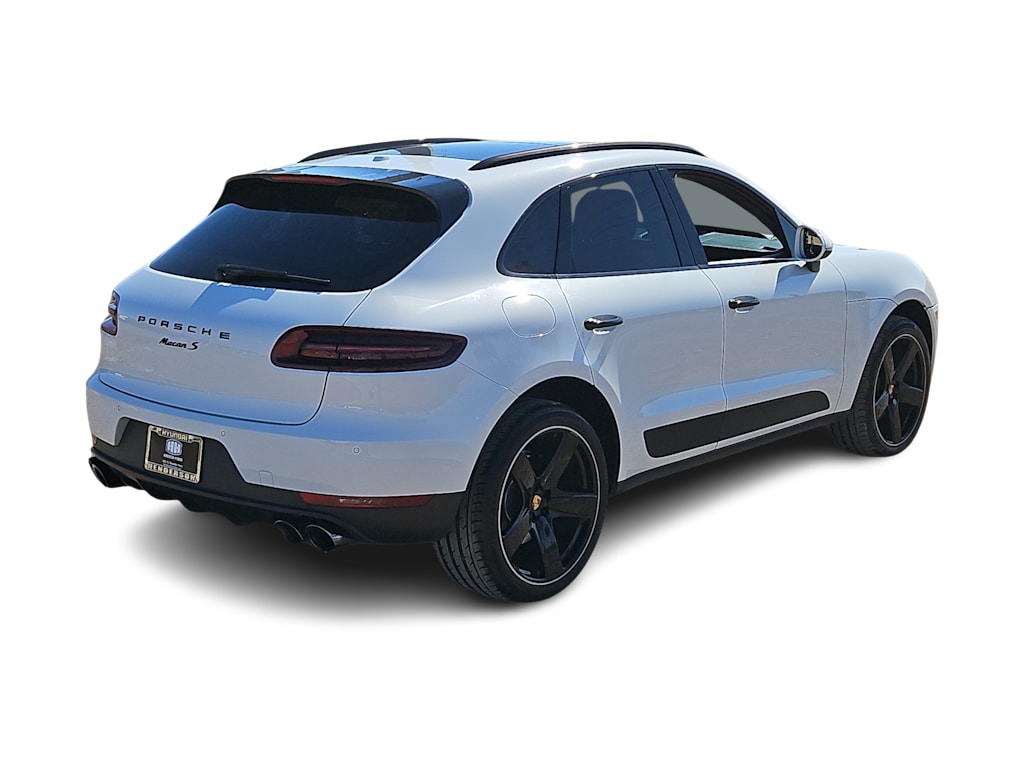 Thumbnail: 2017 Porsche Macan - 23