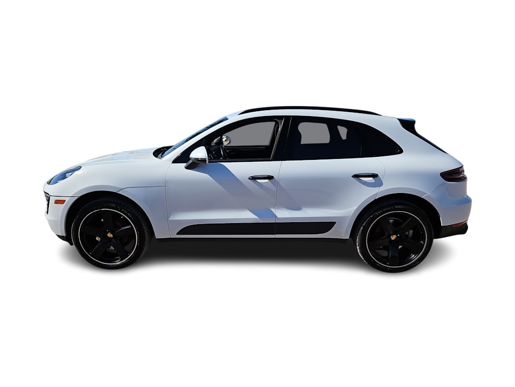 Thumbnail: 2017 Porsche Macan - 3