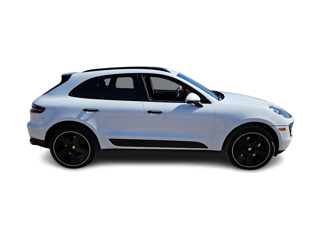 Thumbnail: 2017 Porsche Macan - 24