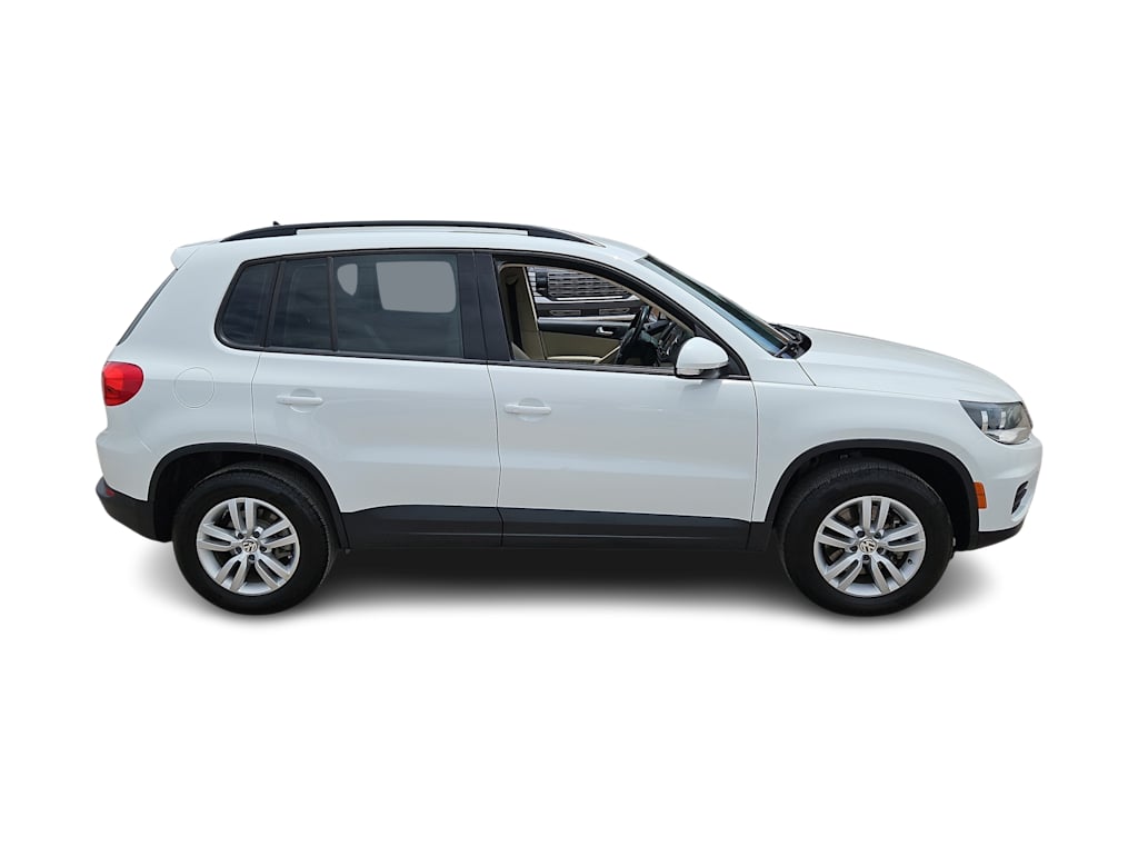 Thumbnail: 2017 Volkswagen Tiguan - 24