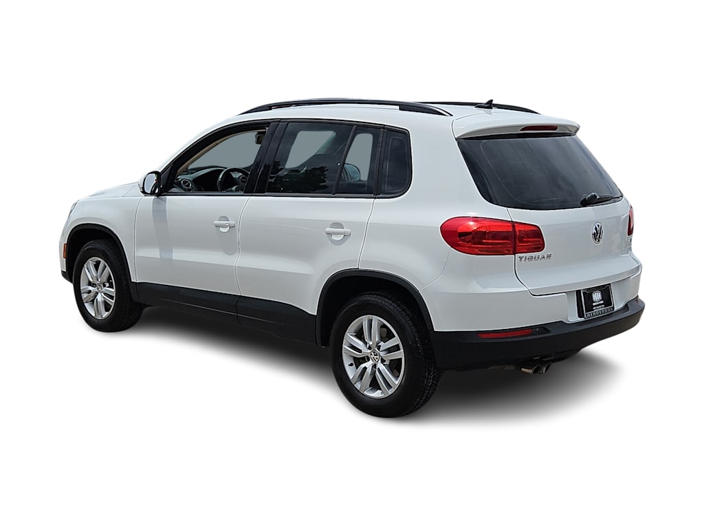 Thumbnail: 2017 Volkswagen Tiguan - 4