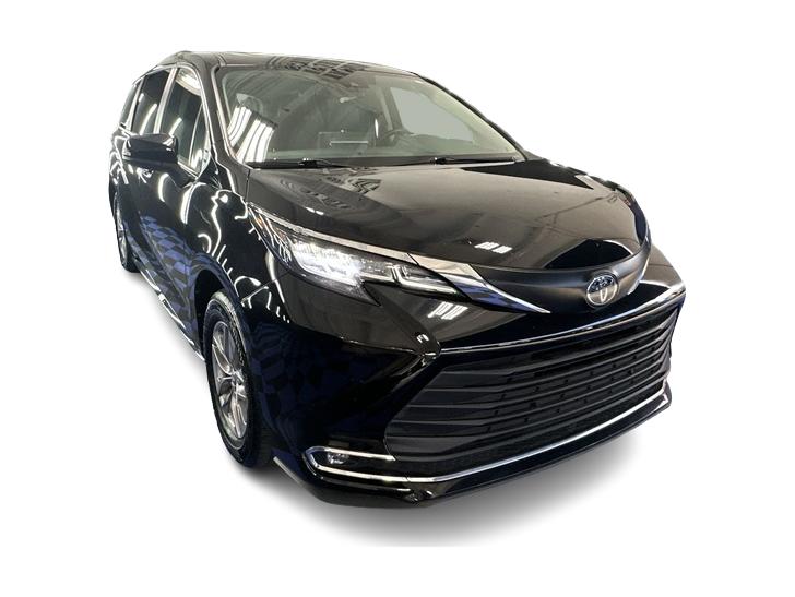 2023 Toyota Sienna XLE 25