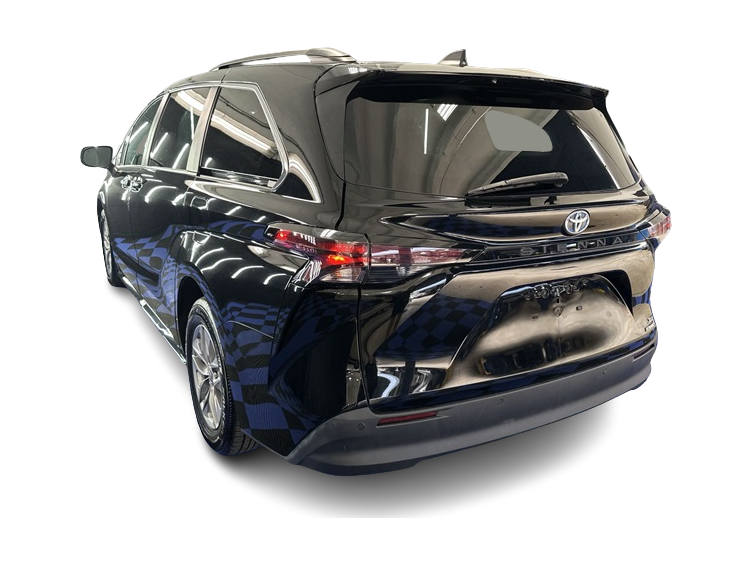 2023 Toyota Sienna XLE 27