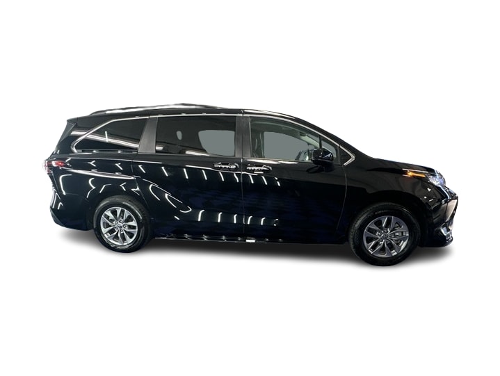 2023 Toyota Sienna XLE 26