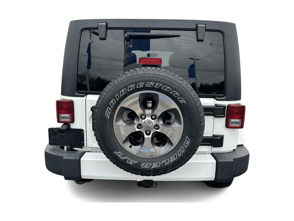 2016 Jeep Wrangler Unlimited Sahara 5