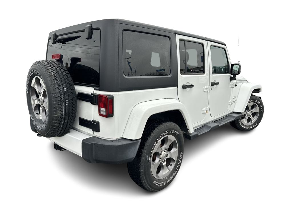 2016 Jeep Wrangler Unlimited Sahara 15