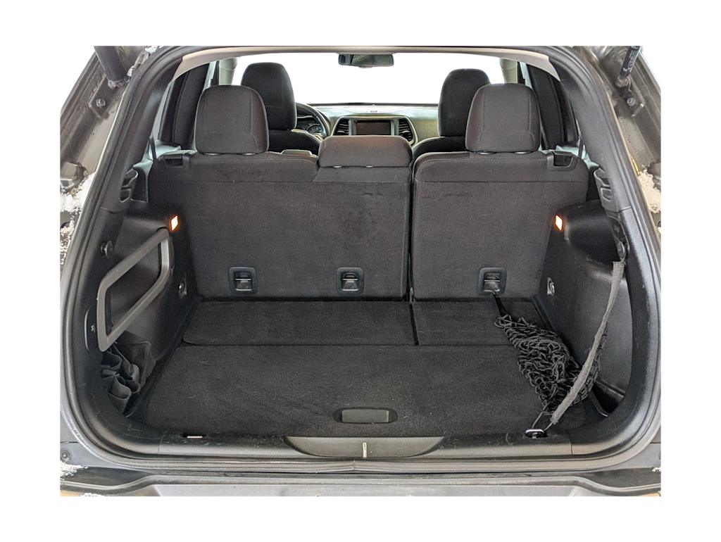 Thumbnail: 2016 Jeep Cherokee - 16