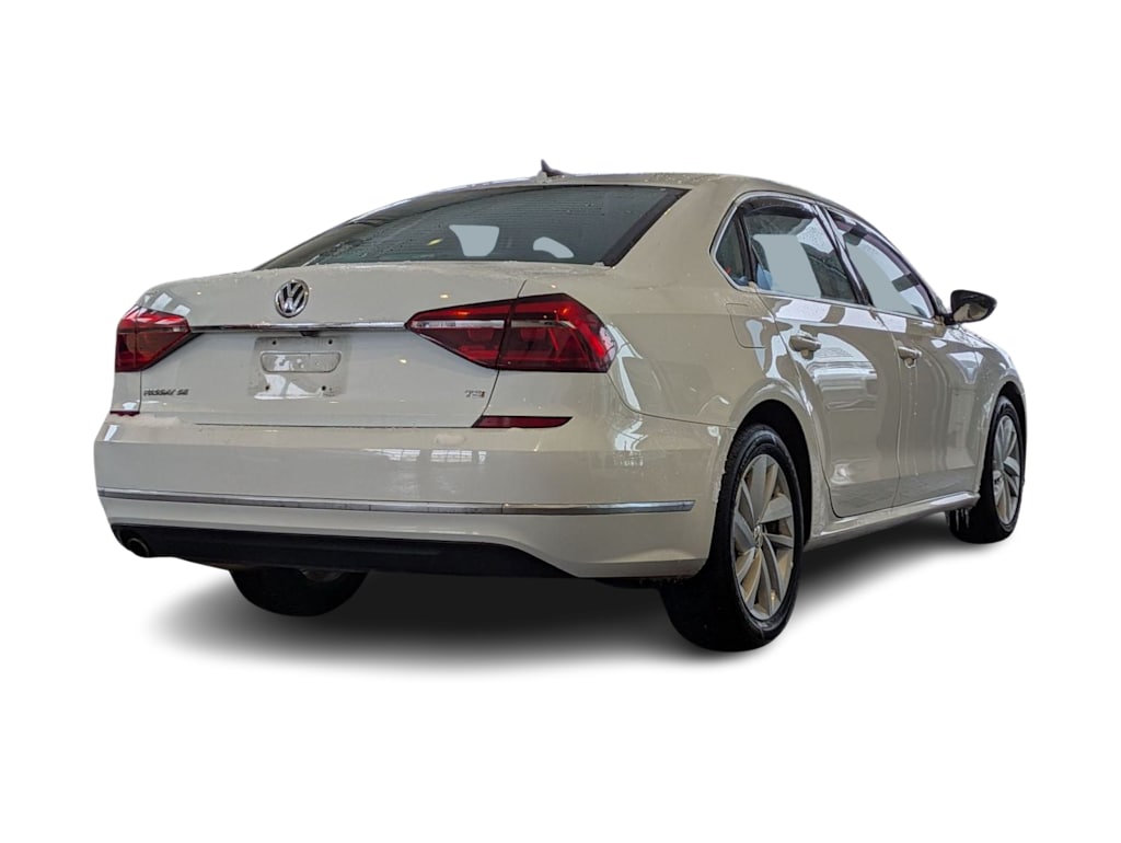 Thumbnail: 2018 Volkswagen Passat - 21