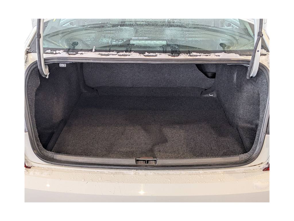 Thumbnail: 2018 Volkswagen Passat - 17