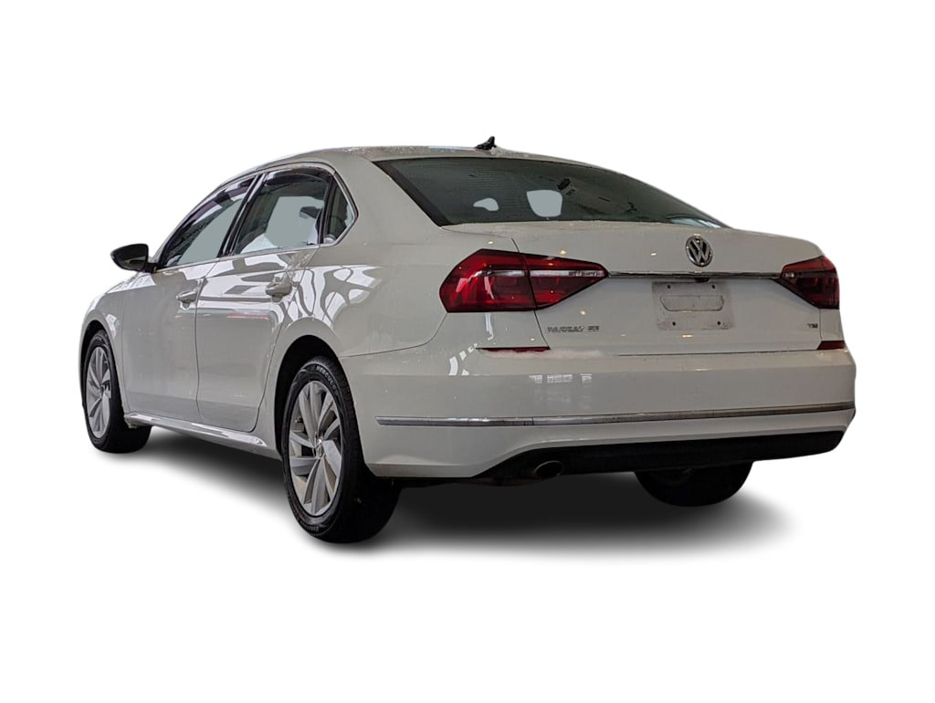 Thumbnail: 2018 Volkswagen Passat - 4