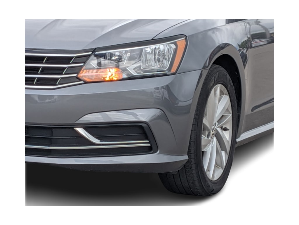 Thumbnail: 2018 Volkswagen Passat - 24