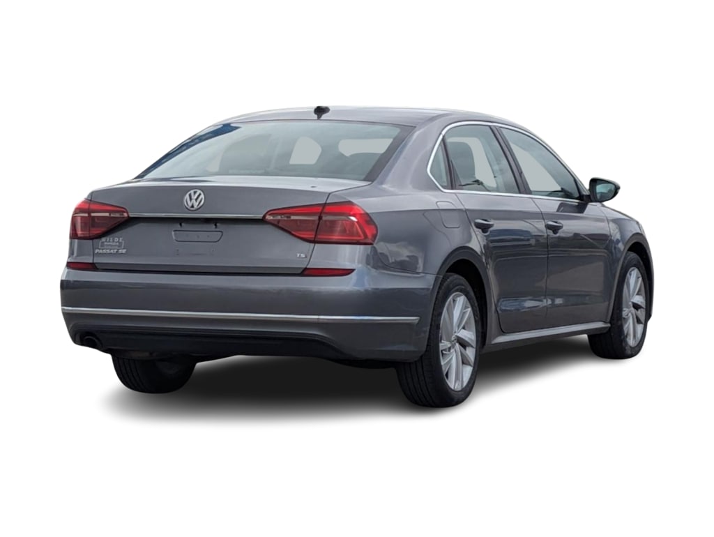 Thumbnail: 2018 Volkswagen Passat - 20