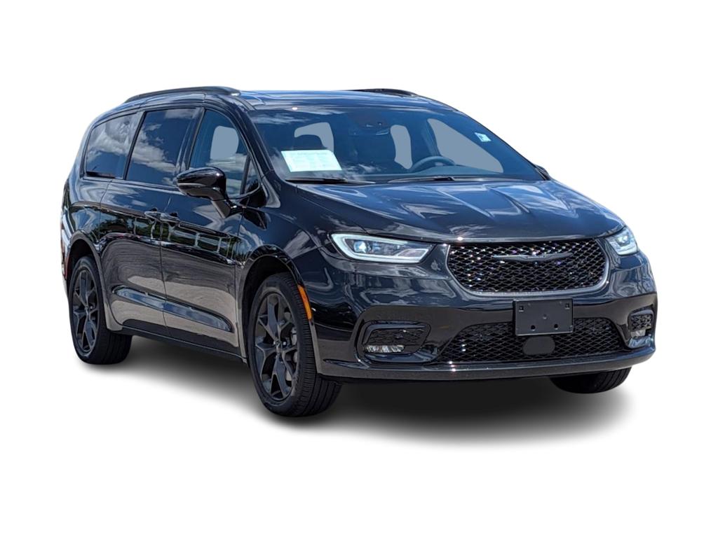 Thumbnail: 2023 Chrysler Pacifica - 20