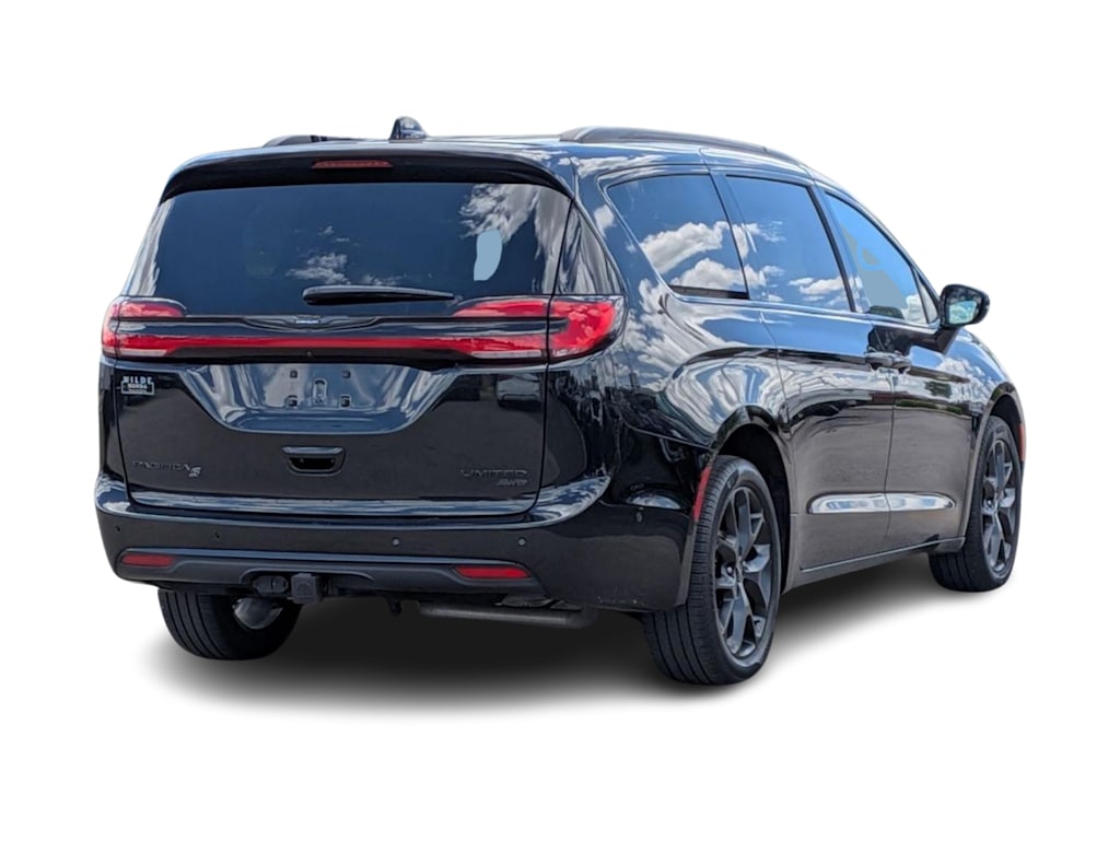 Thumbnail: 2023 Chrysler Pacifica - 18
