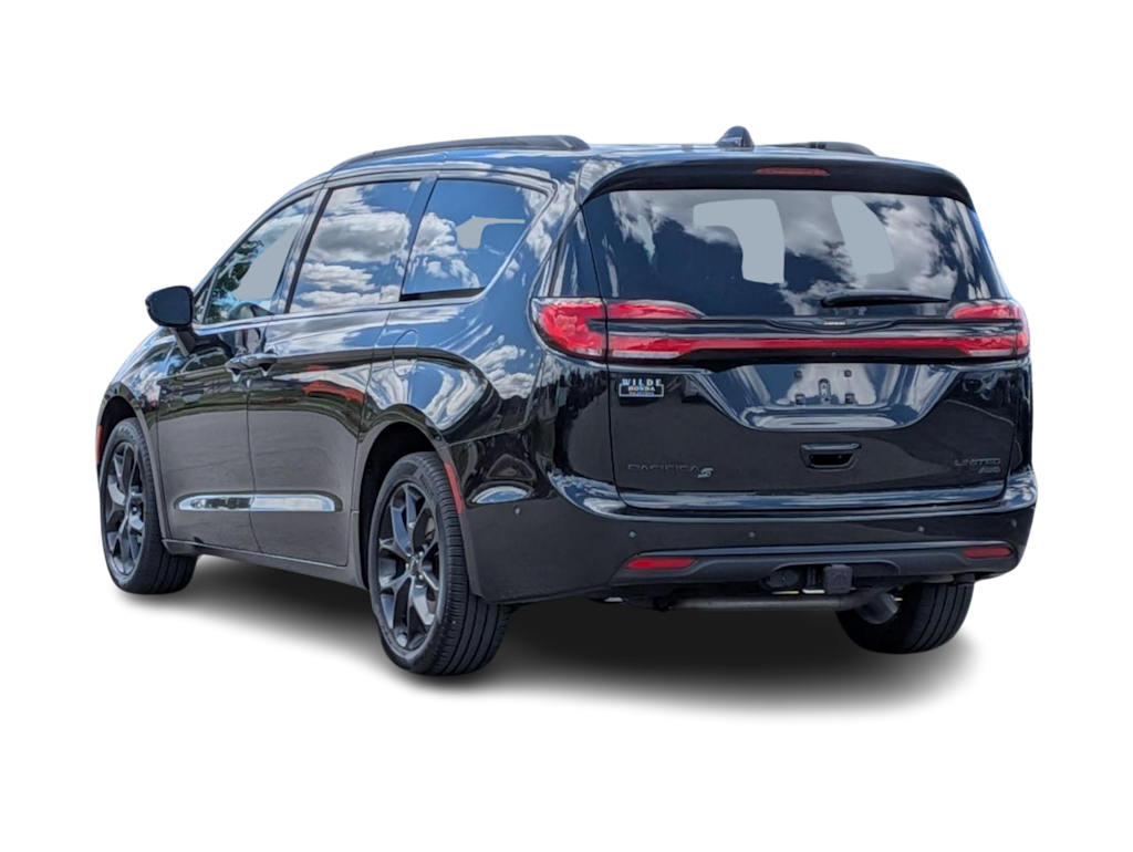 Thumbnail: 2023 Chrysler Pacifica - 4