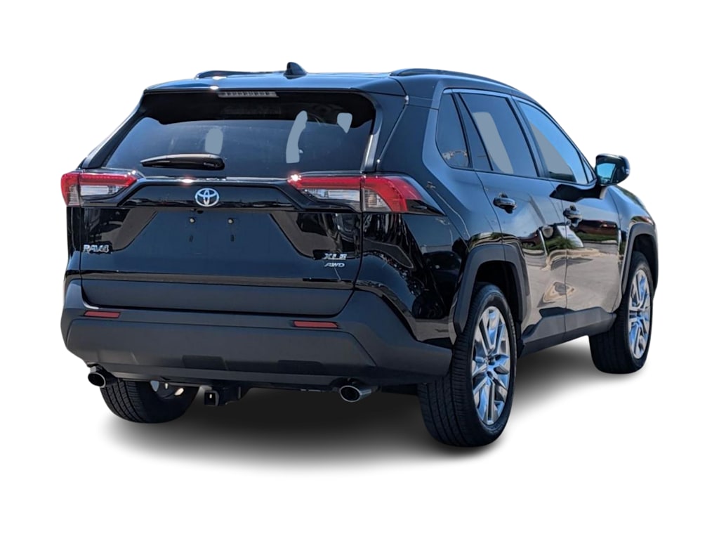Thumbnail: 2021 Toyota RAV4 - 18
