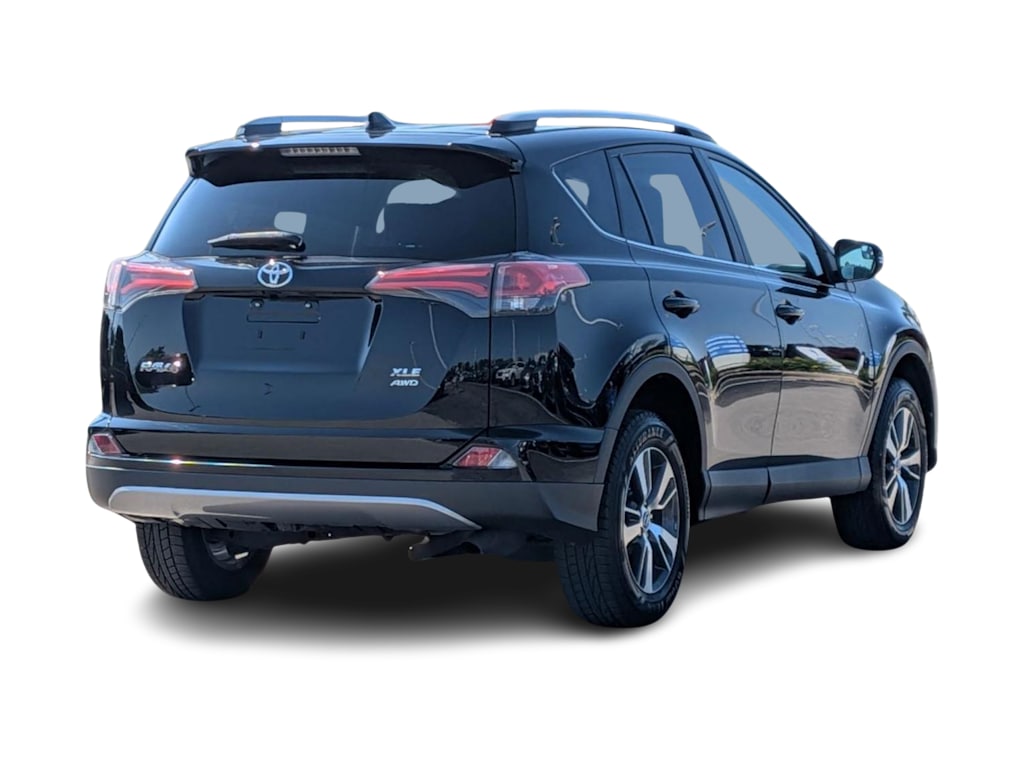 Thumbnail: 2017 Toyota RAV4 - 18