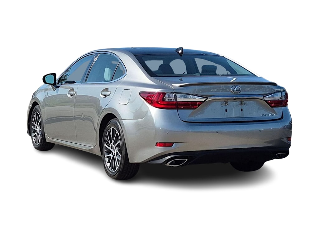 Thumbnail: 2017 Lexus ES - 4