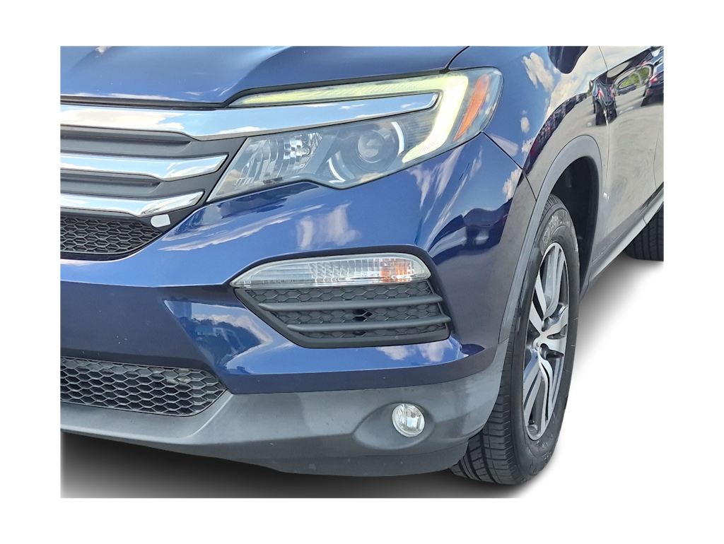 Thumbnail: 2017 Honda Pilot - 24