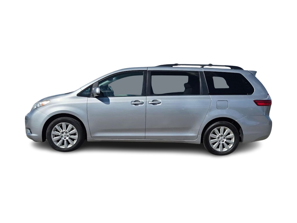 Thumbnail: 2015 Toyota Sienna - 3